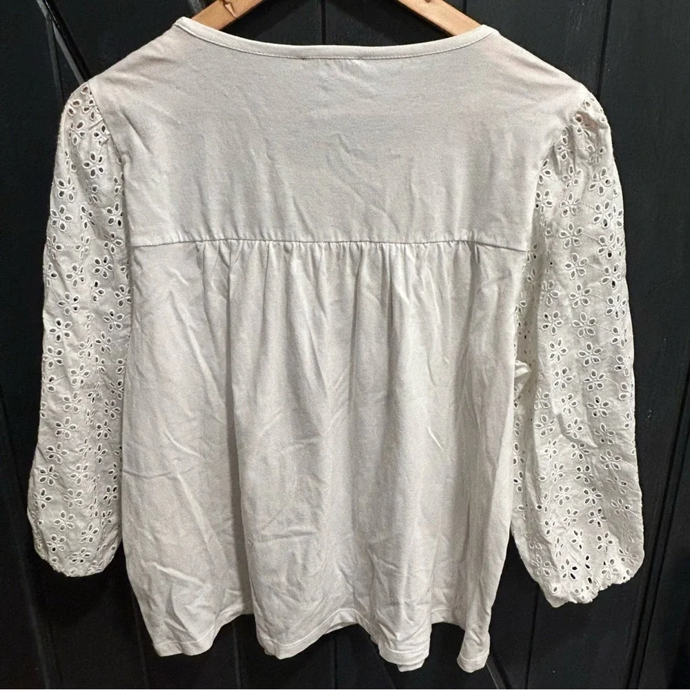 J Crew Woman’s white eyelet puff-sleeve top, Boho Feminine Cotton Coastal